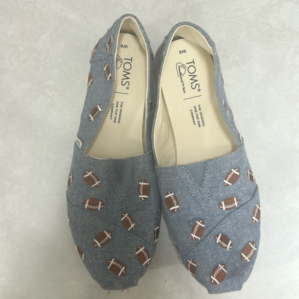 TOMS Women’s Blue Chambray Embroidered Footballs Ortholite Flats Shoes Size 6 - Picture 1 of 3
